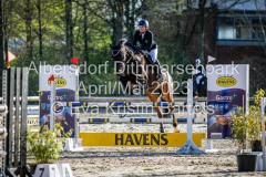 evakristin_230430_Dithmarsenpark_April2023_Prfg14_6045