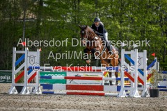 evakristin_230501_Dithmarsenpark_April2023_Prfg16_6403