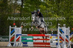 evakristin_230501_Dithmarsenpark_April2023_Prfg16_6456