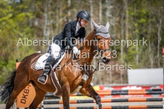 evakristin_230501_Dithmarsenpark_April2023_Prfg7_6664