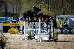 evakristin_230430_Dithmarsenpark_April2023_Prfg9_5618