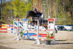 evakristin_230430_Dithmarsenpark_April2023_Prfg9_5733