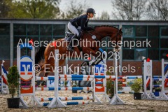 evakristin_230501_Dithmarsenpark_April2023_Prfg15_6225