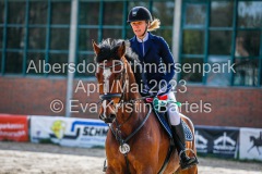 evakristin_230501_Dithmarsenpark_April2023_Prfg15_6370